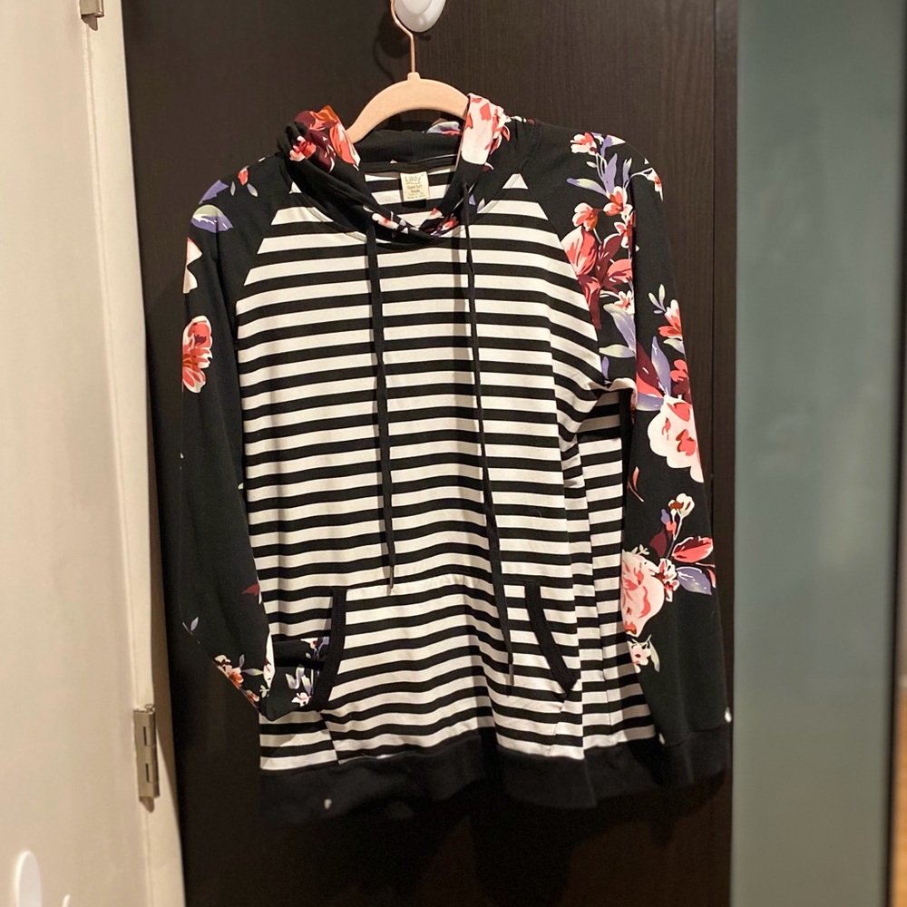 Long sleeve floral print drawstring hoodie with pockets!!!